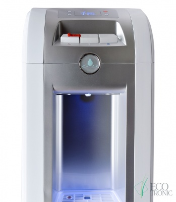 Кулер для воды Ecotronic P8-LX white с нижней загрузкой бутыли
Артикул - 03816
Установка - Напольный
Установка бутыли - Нижняя
Тип охлаждения - компрессорное
Охлаждение -3 л/ч (5-10 C°) 
Мощность охлаждения - 90 Вт.
Нагрев - 5 л/ч (85-95 C°)
Мощность нагрева - 500 Вт.
Габариты (шгв) - 32х35х103.5 см
Вес - 18.72 кг. 
Гарантийный срок - 1 год
Страна производства - Китай Кулер для воды Ecotronic P8-LX white с нижней загрузкой бутыли