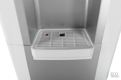 Кулер для воды Ecotronic P8-LX white с нижней загрузкой бутыли
Артикул - 03816
Установка - Напольный
Установка бутыли - Нижняя
Тип охлаждения - компрессорное
Охлаждение -3 л/ч (5-10 C°) 
Мощность охлаждения - 90 Вт.
Нагрев - 5 л/ч (85-95 C°)
Мощность нагрева - 500 Вт.
Габариты (шгв) - 32х35х103.5 см
Вес - 18.72 кг. 
Гарантийный срок - 1 год
Страна производства - Китай Кулер для воды Ecotronic P8-LX white с нижней загрузкой бутыли