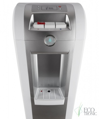 Кулер для воды Ecotronic P8-LX white с нижней загрузкой бутыли
Артикул - 03816
Установка - Напольный
Установка бутыли - Нижняя
Тип охлаждения - компрессорное
Охлаждение -3 л/ч (5-10 C°) 
Мощность охлаждения - 90 Вт.
Нагрев - 5 л/ч (85-95 C°)
Мощность нагрева - 500 Вт.
Габариты (шгв) - 32х35х103.5 см
Вес - 18.72 кг. 
Гарантийный срок - 1 год
Страна производства - Китай Кулер для воды Ecotronic P8-LX white с нижней загрузкой бутыли